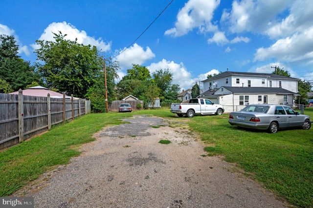 1806 FALL HILL AVE, Fredericksburg, VA 22401