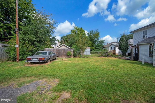 1806 FALL HILL AVE, Fredericksburg, VA 22401
