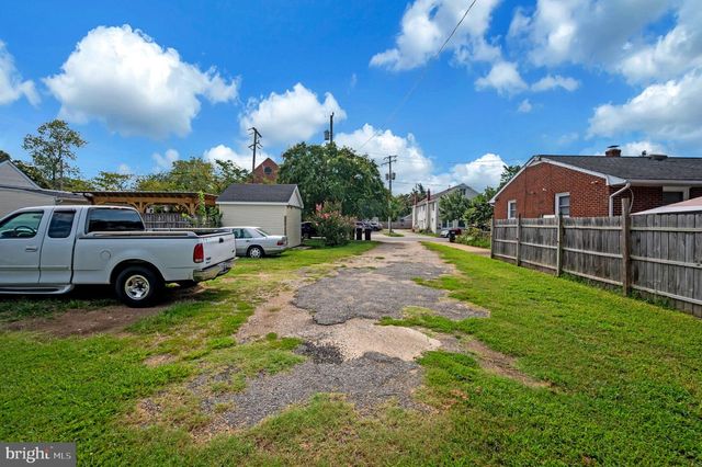 1806 FALL HILL AVE, Fredericksburg, VA 22401