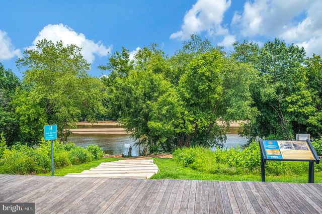 1806 FALL HILL AVE, Fredericksburg, VA 22401