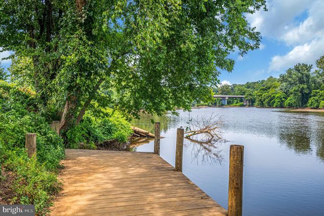 1806 FALL HILL AVE, Fredericksburg, VA 22401