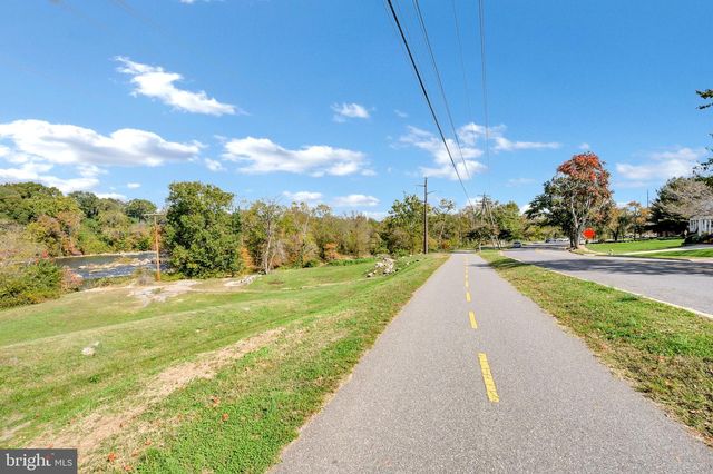 1806 FALL HILL AVE, Fredericksburg, VA 22401
