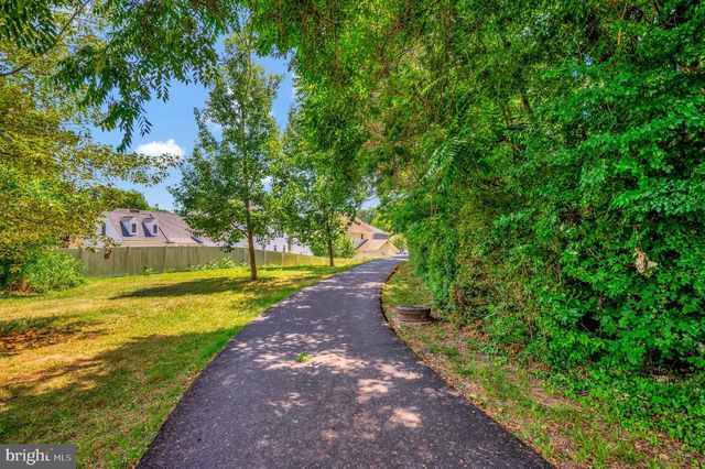 1806 FALL HILL AVE, Fredericksburg, VA 22401