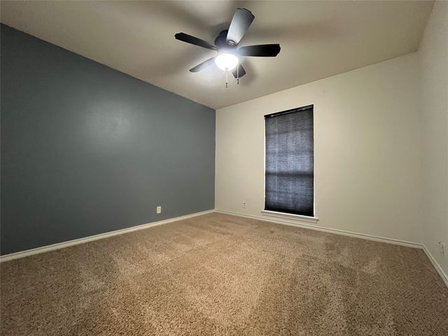 1409 Hillcrest Street, Ennis, TX 75119