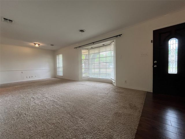 1409 Hillcrest Street, Ennis, TX 75119