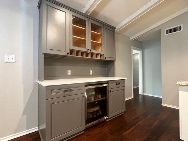1409 Hillcrest Street, Ennis, TX 75119