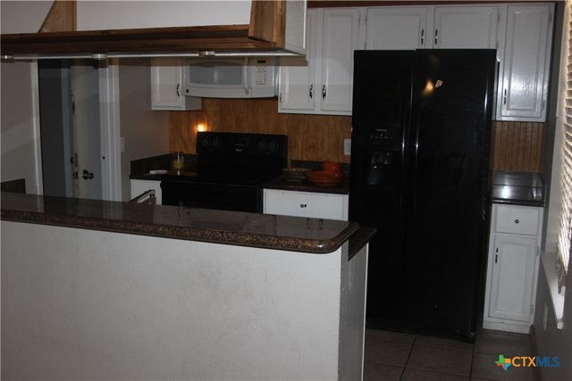 1504 Lakeview Drive, Lockhart, TX 78644