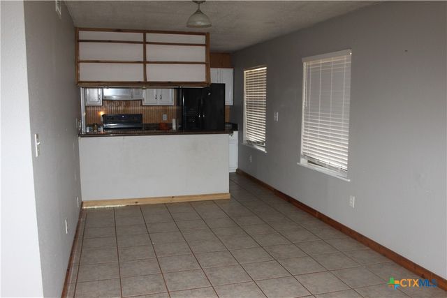 1504 Lakeview Drive, Lockhart, TX 78644