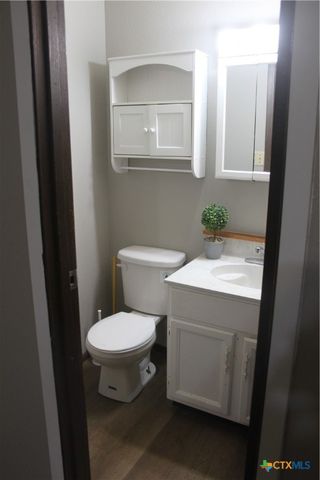 1504 Lakeview Drive, Lockhart, TX 78644