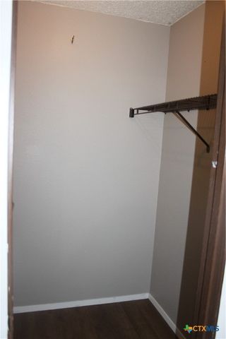 1504 Lakeview Drive, Lockhart, TX 78644