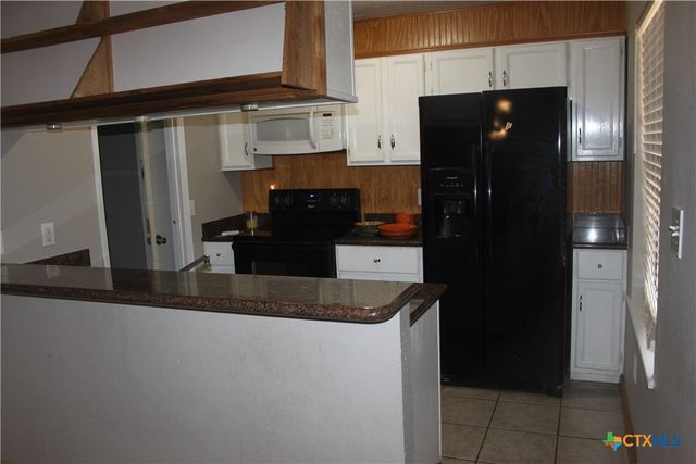 1504 Lakeview Drive, Lockhart, TX 78644