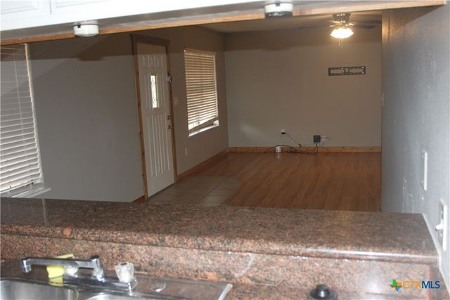 1504 Lakeview Drive, Lockhart, TX 78644