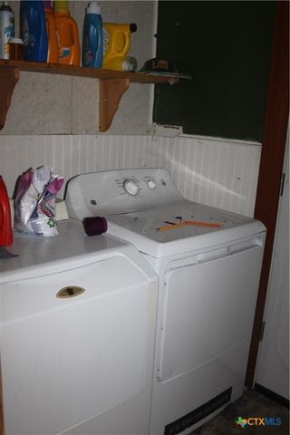 1504 Lakeview Drive, Lockhart, TX 78644