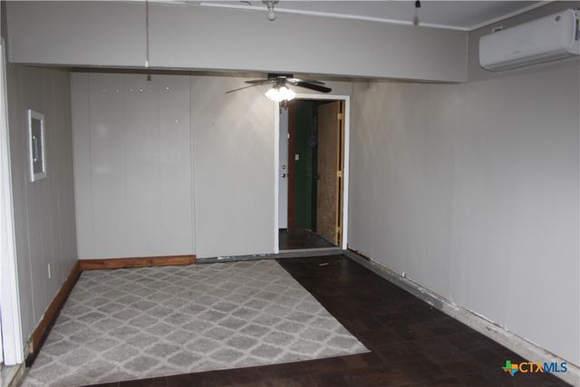 1504 Lakeview Drive, Lockhart, TX 78644