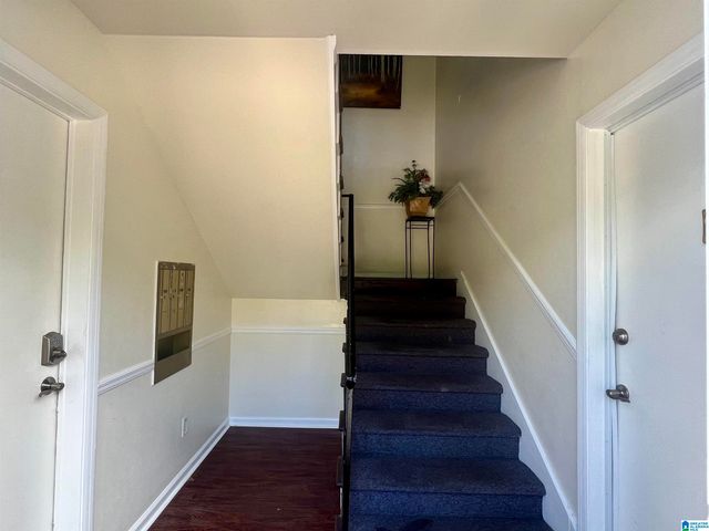 2110 Montreat Way Apt D, Vestavia Hills, AL 35216
