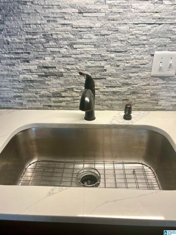 2110 Montreat Way Apt D, Vestavia Hills, AL 35216