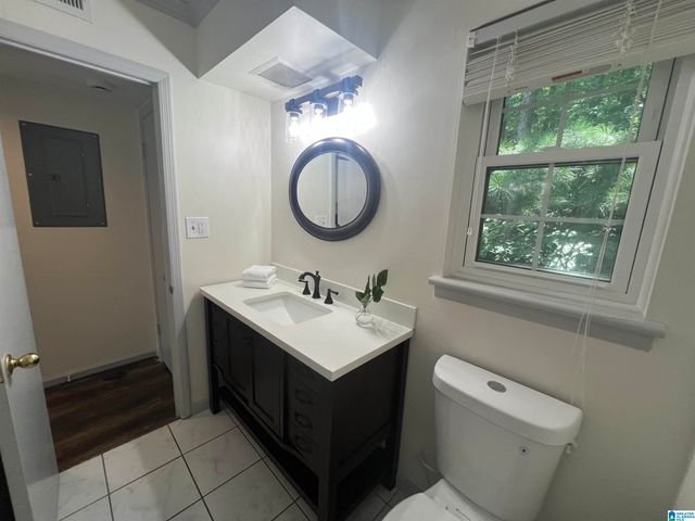 2110 Montreat Way Apt D, Vestavia Hills, AL 35216