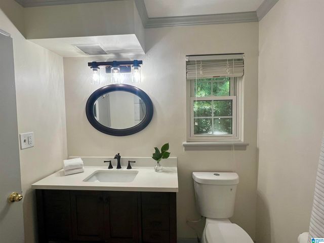 2110 Montreat Way Apt D, Vestavia Hills, AL 35216