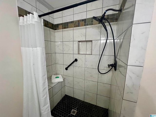 2110 Montreat Way Apt D, Vestavia Hills, AL 35216