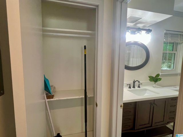 2110 Montreat Way Apt D, Vestavia Hills, AL 35216