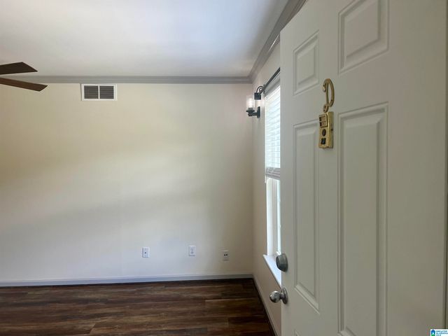 2110 Montreat Way Apt D, Vestavia Hills, AL 35216