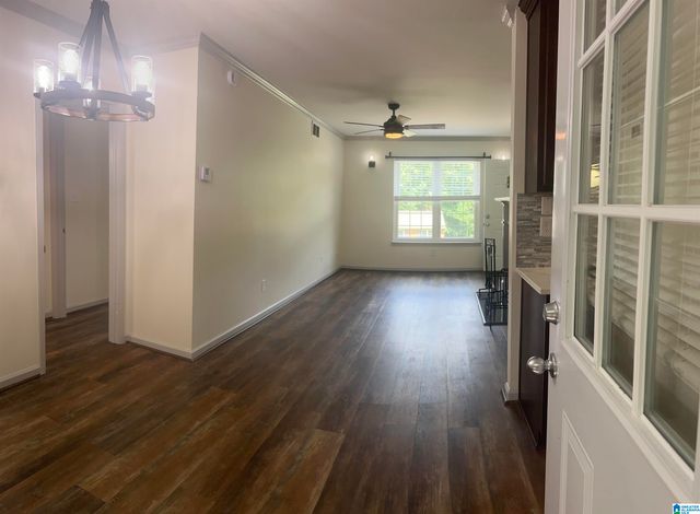 2110 Montreat Way Apt D, Vestavia Hills, AL 35216