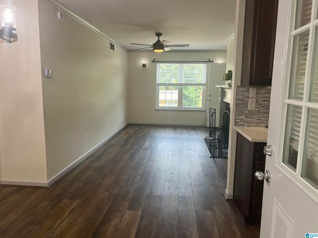 2110 Montreat Way Apt D, Vestavia Hills, AL 35216