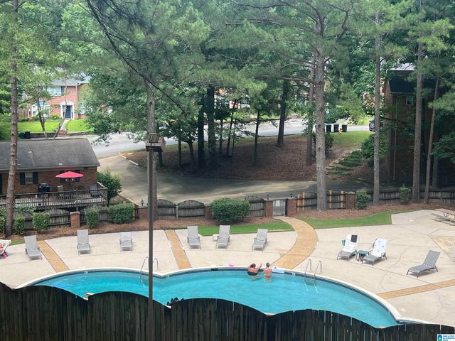 2110 Montreat Way Apt D, Vestavia Hills, AL 35216