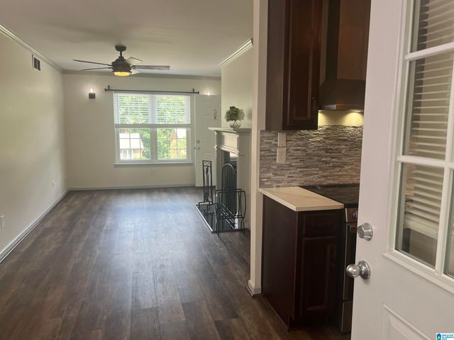 2110 Montreat Way Apt D, Vestavia Hills, AL 35216