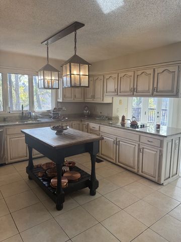 1304 Sycamore Valley Rd, Ashland City, TN 37015