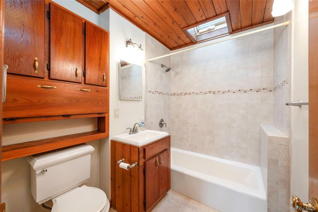 46 Entrance Way, Mahopac, NY 10541