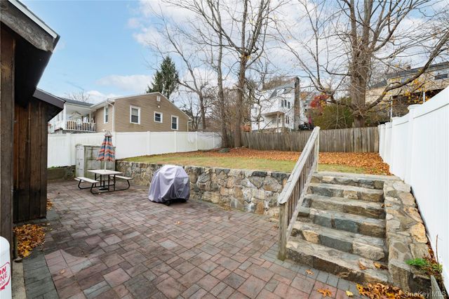 46 Entrance Way, Mahopac, NY 10541