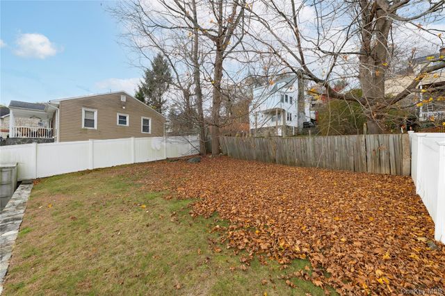 46 Entrance Way, Mahopac, NY 10541