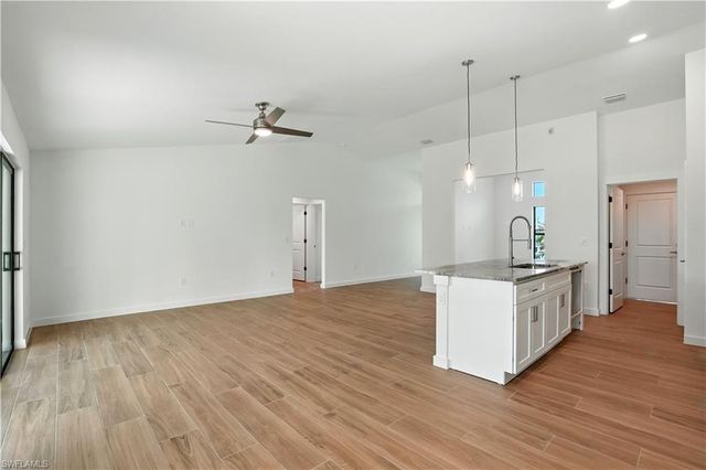 2607 38th ST SW, Lehigh Acres, FL 33976