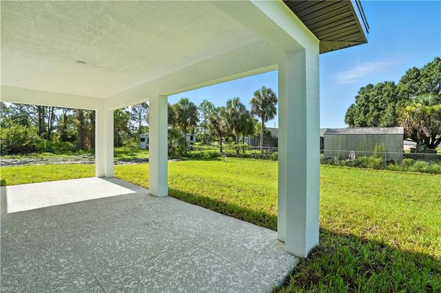 2607 38th ST SW, Lehigh Acres, FL 33976