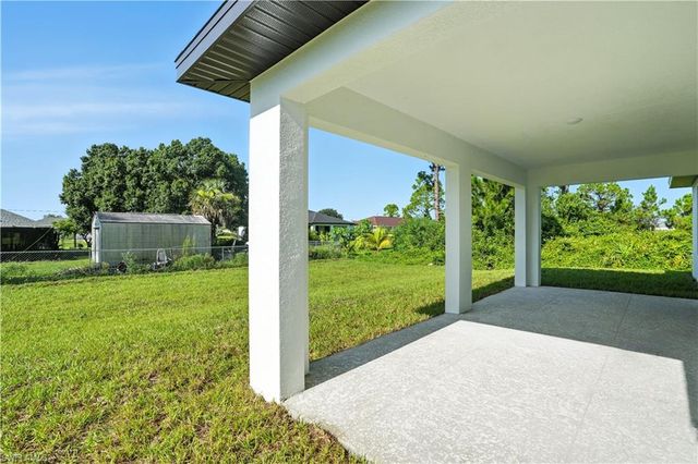 2607 38th ST SW, Lehigh Acres, FL 33976