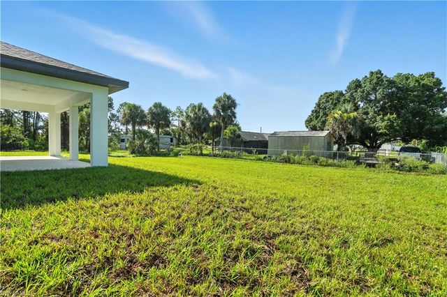 2607 38th ST SW, Lehigh Acres, FL 33976