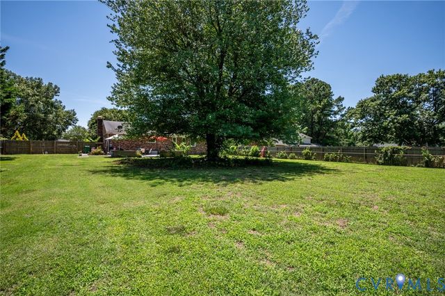 7092 Sunnyhill Dr, Mechanicsville, VA 23111