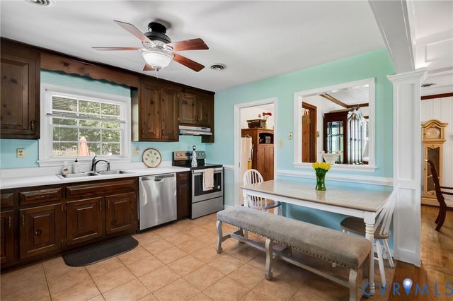 7092 Sunnyhill Dr, Mechanicsville, VA 23111