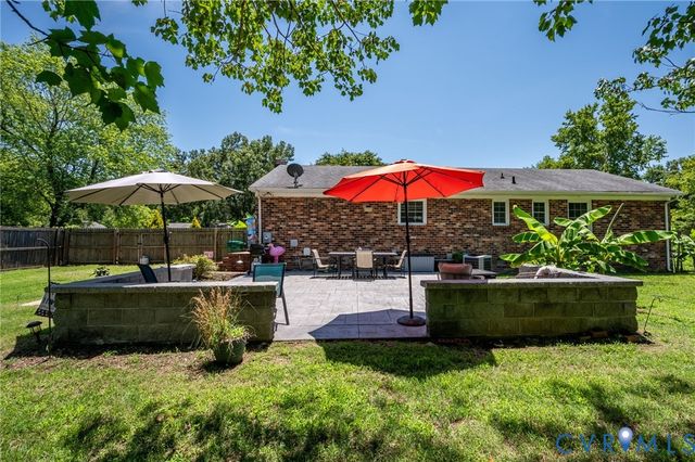 7092 Sunnyhill Dr, Mechanicsville, VA 23111