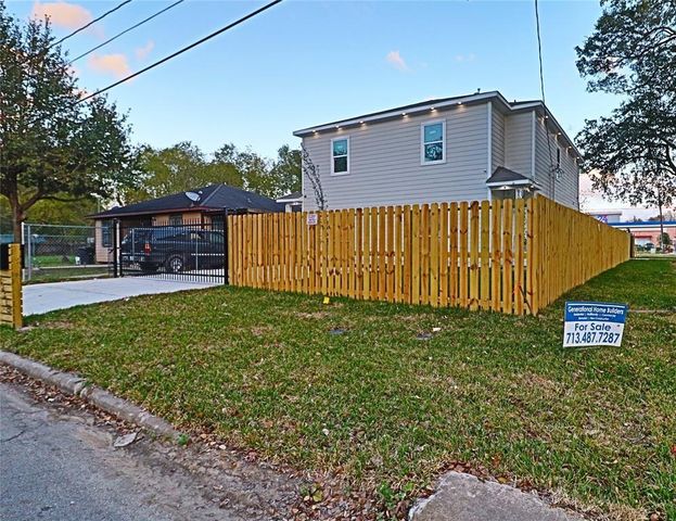 7031 Eastwood Street A, Houston, TX 77021