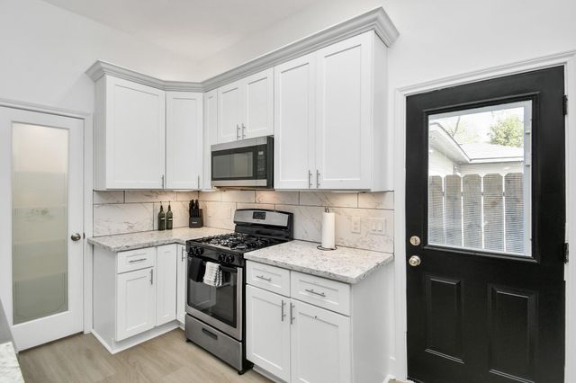 7031 Eastwood Street A, Houston, TX 77021