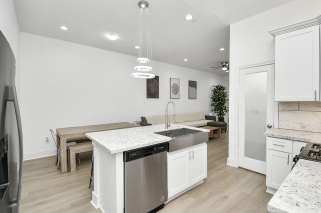 7031 Eastwood Street A, Houston, TX 77021