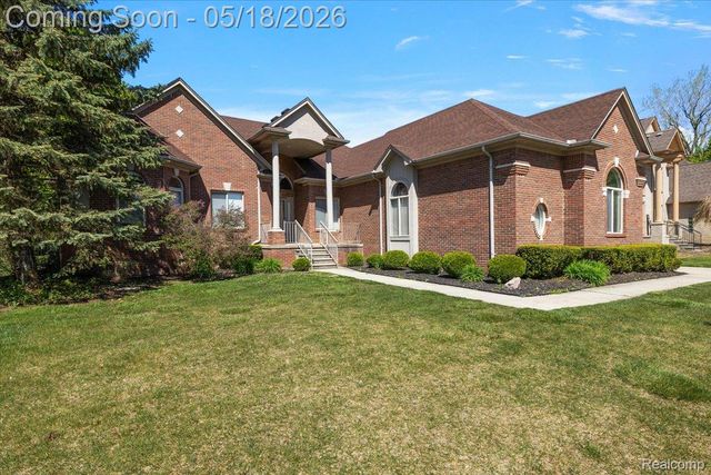 49763 Decker Drive, Shelby Charter Township, MI 48317