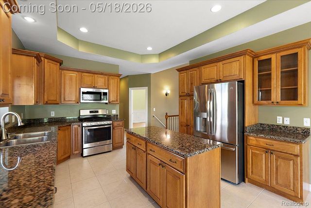 49763 Decker Drive, Shelby Charter Township, MI 48317