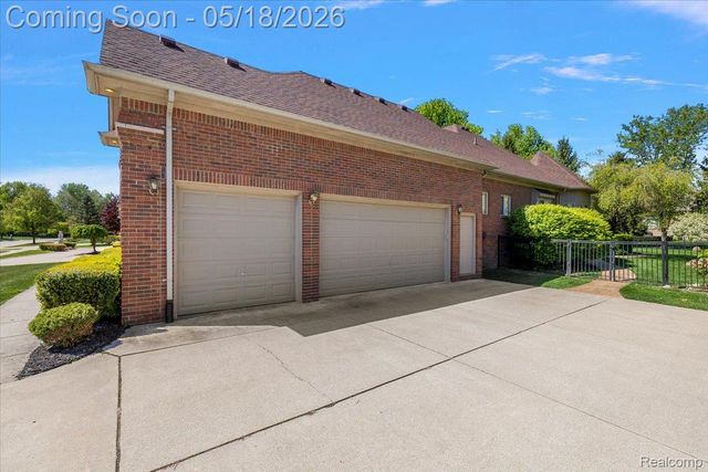 49763 Decker Drive, Shelby Charter Township, MI 48317