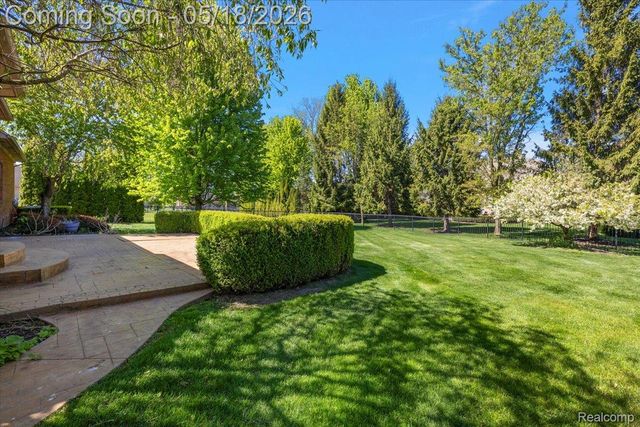 49763 Decker Drive, Shelby Charter Township, MI 48317