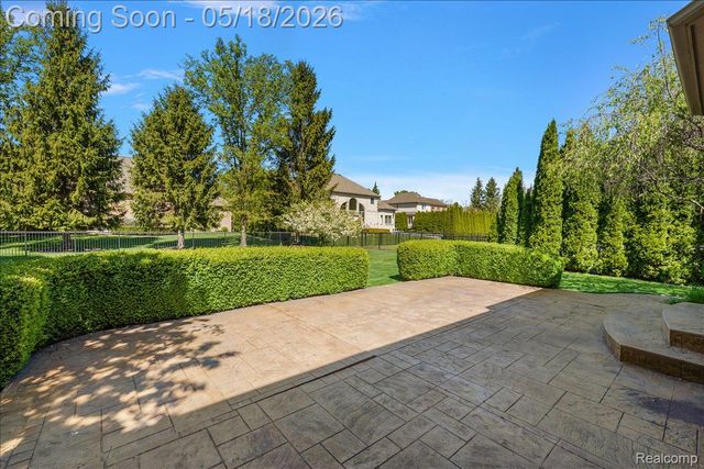 49763 Decker Drive, Shelby Charter Township, MI 48317
