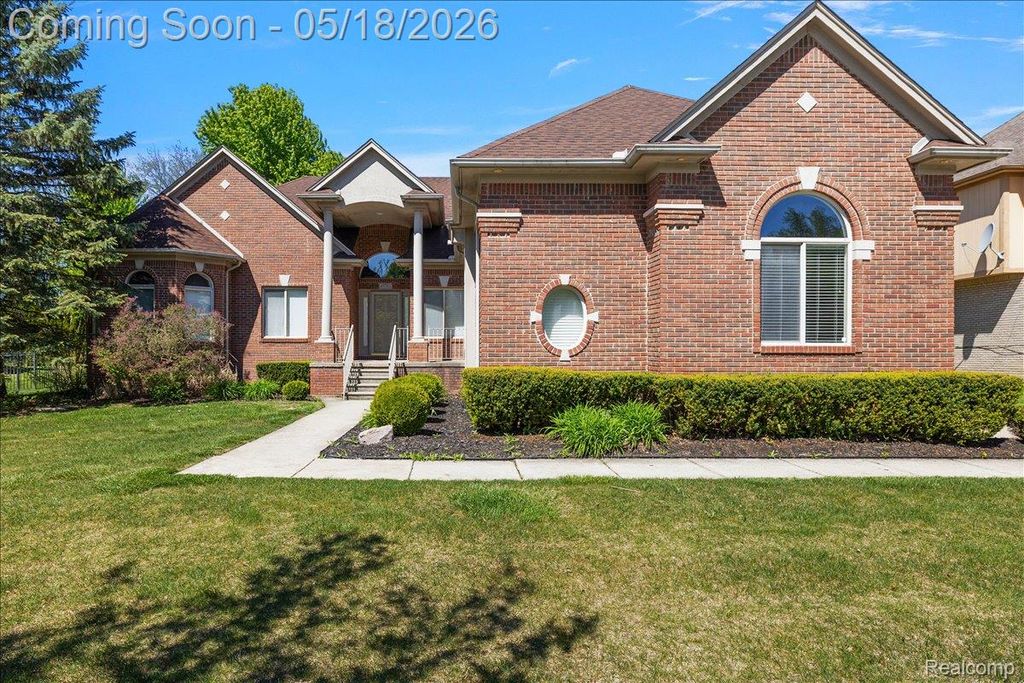 49763 Decker Drive, Shelby Charter Township, MI 48317