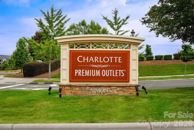 6117 Bridle Creek Drive, Charlotte, NC 28214